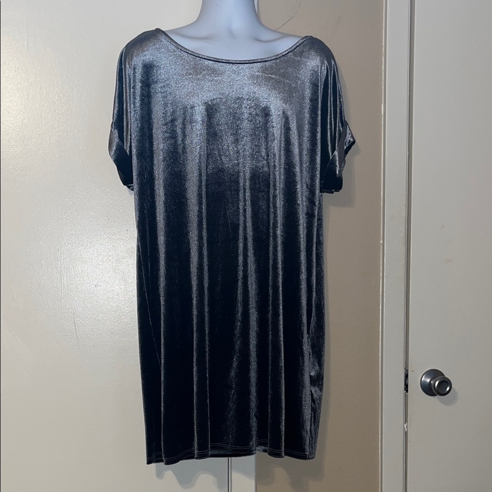 Gibson Latimer Shimmering Silver Midi Dress